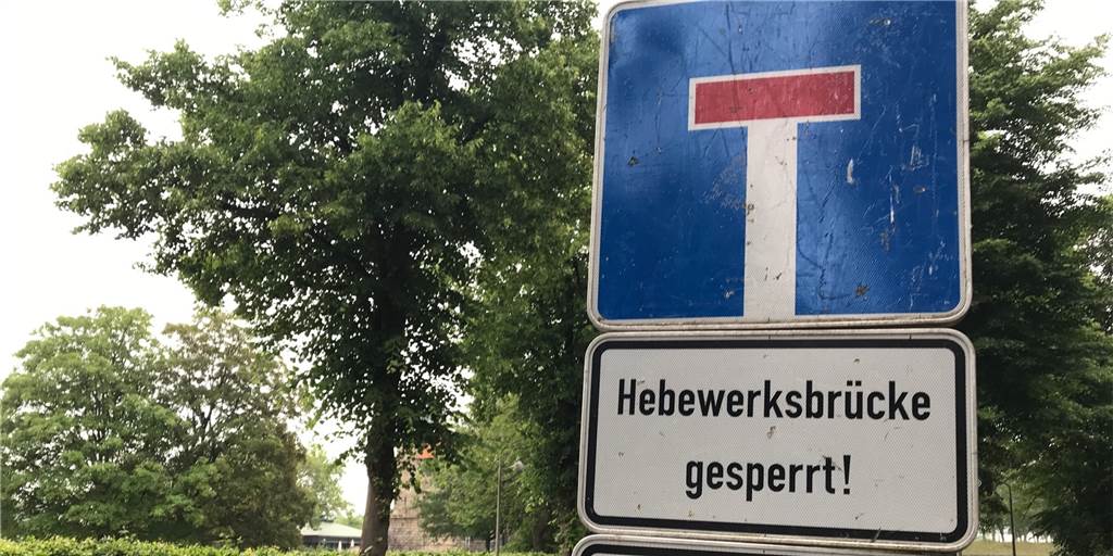 Pleiten und Pannen: Die Brücke am Schiffshebewerk wird noch später fertig Dieses Bild kennt man in Henrichenburg und Waltrop jetzt seit gut drei Jahren. Und noch immer ist die Brücke nicht fertig saniert.
