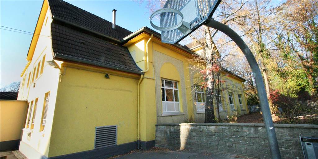 140 Jahre alte Turnhalle könnte bald ausgedient haben Das ist die einzige Sporthalle im Bereich der Aplerbecker Grundschule.