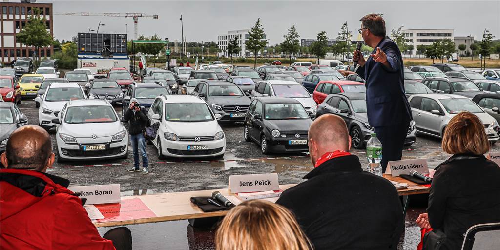 „Auto et orbi“: Grüne verspotten SPD Dortmund wegen Autokino-Parteitag „Auto et orbi“: Grüne verspotten SPD Dortmund wegen Autokino-Parteitag