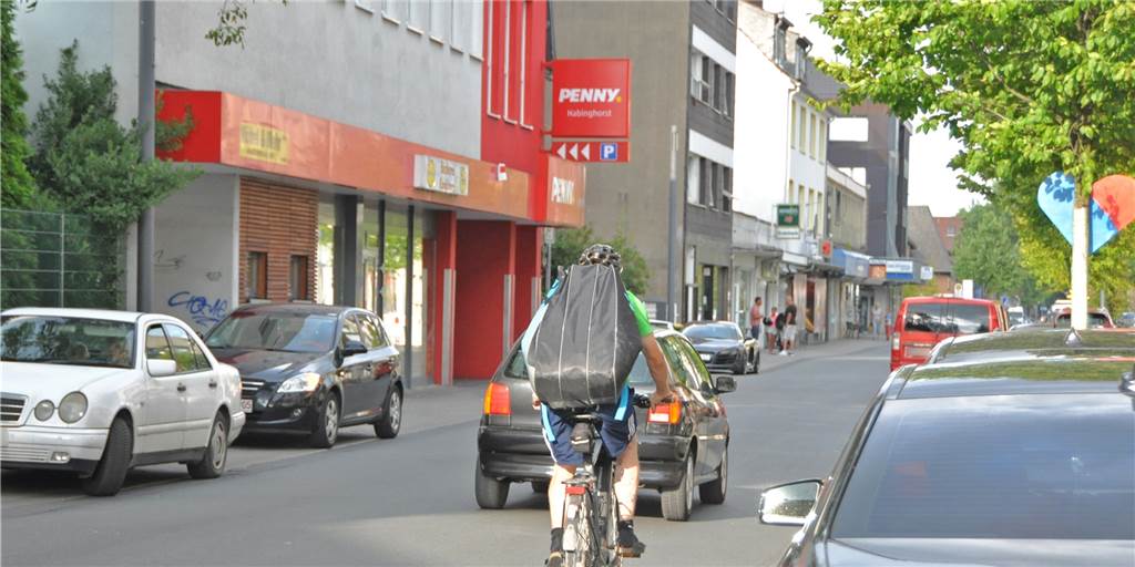 Anwohnerin klagt über Lange Straße: „Jeden Abend ein Horror-Lärm“ Auf der Langen Straße in Habinghorst kommt es im Bereich der Kreuzung Kampstraße nahezu jeden Abend zu Ruhestörungen, schreibt eine Leserin.