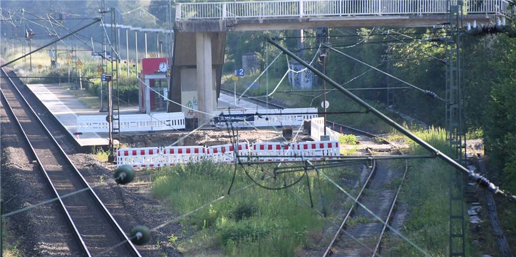 Verbesserungen am Bahnhof Capelle: Nicht nur an der Rampe tut sich was Derzeit laufen am Bahnhof Capelle Vorbereitungsarbeiten für barrierefreie Rampen zu den Gleisen. Für die Gemeinde Nordkirchen ein Projekt mit hohem Stellenwert, wie Bürgermeister Dietmar Bergmann sagt.