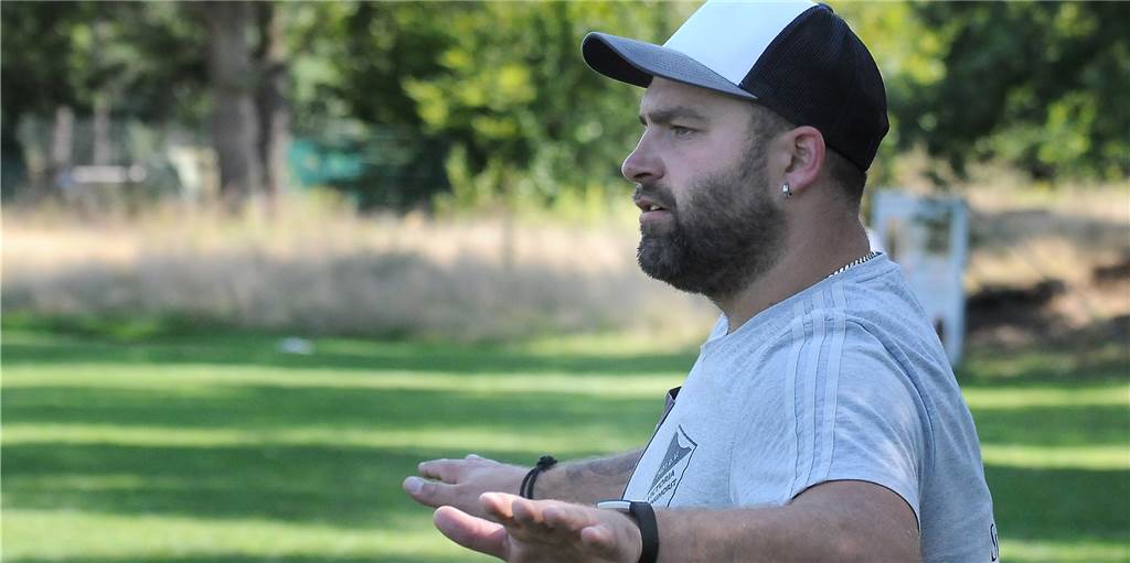 Victoria Habinghorst verpflichtet gefährlichsten Sturm Deutschlands Victoria-Coach Danny Jordan hat in der nächsten Saison ein gefährliches Sturmduo in seiner Mannschaft.
