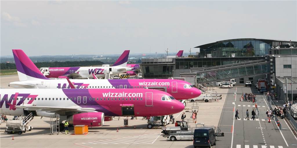 Flughafen fährt Betrieb bald hoch – Plan für erste Mallorca-Flüge steht Wizz Air fliegt einige Ziele von Dortmund aus bereits wieder an. Die beiden anderen Fluglinien, Eurowings und Rynair, kommen erst ab Juli wieder dazu.