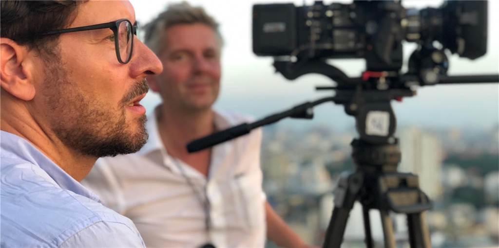 Deutscher Fernsehpreis: Lüner Journalist Michael Wech räumt doppelt ab Michael Wech hat gleich zweimal den Deutschen Fernsehpreis 2020 erhalten. Das Archivbild zeigt eine Szene am Drehort für den Film über Antibiotika-Resistenzen.