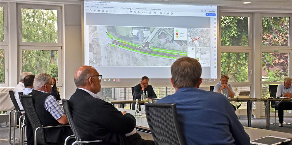 Ausbau der Lüdinghauser Straße sorgt für heiße Debatte im Bauausschuss Im Bauausschuss wurde am Dienstag (16.6.) lange und kontrovers über den Ausbau der Lüdinghauser Straße debattiert. Alle Anwesenden mussten, als Schutz vor dem Coronavirus, mit Abstand zueinander sitzen.