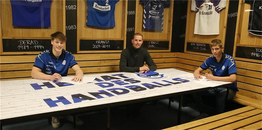 Junges Lüner Handballtalent unterschreibt Profi-Vertrag beim VfL Gummersbach Junges Lüner Handballtalent unterschreibt Profi-Vertrag beim VfL Gummersbach