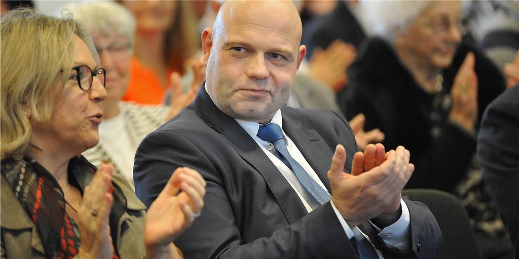 Abgetaucht im Corona-Schwall: Was ist mit CDU-Bürgermeisterkandidat Lind? Bürgermeisterkandidat Oliver Lind ist bereit für den Kommunalwahlkampf, der am 13. September sein Ende finden wird: Das signalisierte der Baurechts-Experte beim Neujahrsempfang der Stadt. Dann kam Corona.