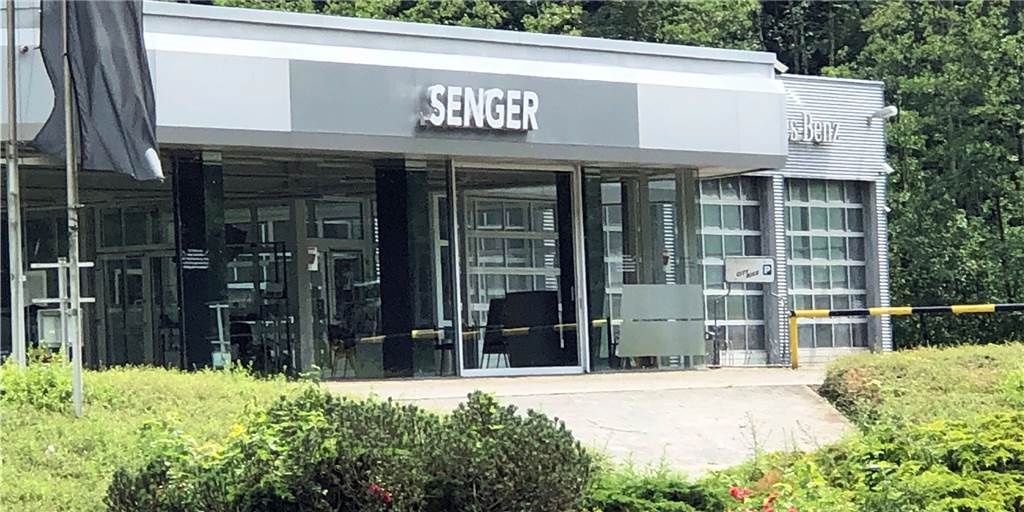 Autowerkstatt an Kamener Straße für unbestimmte Zeit geschlossen Das Autohaus Senger hat vorübergehend geschlossen, ist auf einem Schild im Eingangsbereich zu lesen.