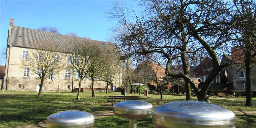 Zu hohes Corona-Risiko: Event „Filmschauplätze“ bekommt keine Chance Im Klanggarten der Landesmusikakademie hätten das Event in Heek stattfinden sollen.