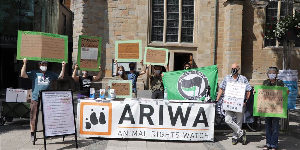 City-Demo: „Pandemien sind bei der Massentierhaltung vorprogrammiert“ Ariwa-Demo in Dortmund.