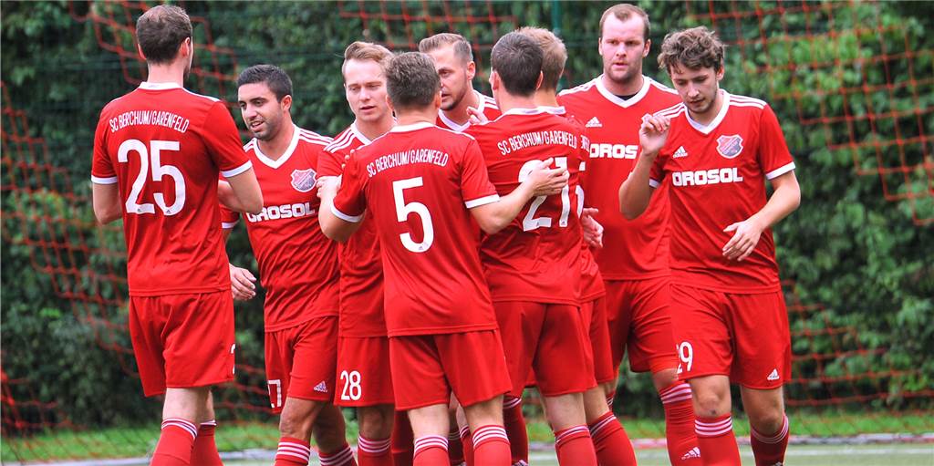 Mit Fotos von allen: Die Aufstiegssaison des SC Berchum/Garenfeld Mit Fotos von allen: Die Aufstiegssaison des SC Berchum/Garenfeld