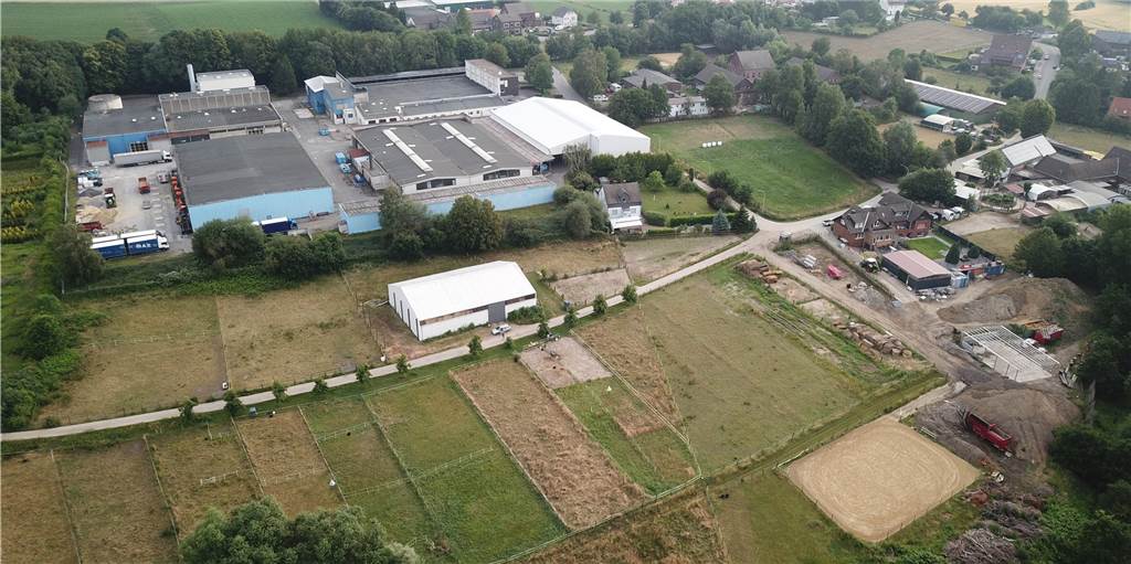 Castrop-Rauxel will Betriebs-Ansiedlung an der Stadtgrenze verhindern Höfe, Pferdeweiden, viel Natur, Kornbrennerei Büchter. Aber auch große Hallen, Bagger, Gewerbe: An der Stadtgrenze zwischen Bochum und Castrop-Rauxel will sich ein Bodenaufbereiter ansiedeln. Die Politik in Castrop-Rauxel will das gern verhindern. Aber hat sie darauf genug Einfluss?