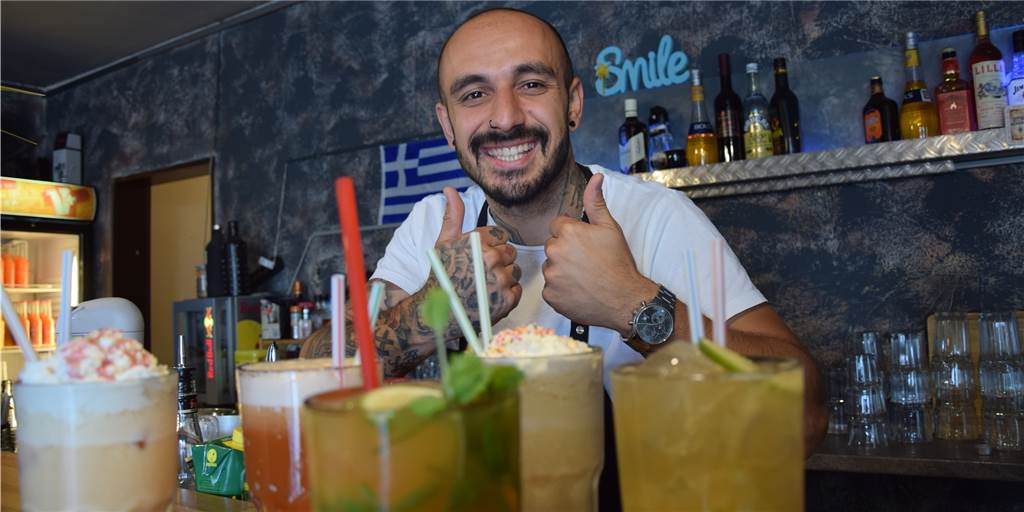 Vom Klassiker bis zum Geheimtipp: Die besten Cocktails zum Selbstmixen Seit vielen Jahren begeistert Niko Milis seine Gäste im "Saloon" mit ausgefallenen Cocktails.