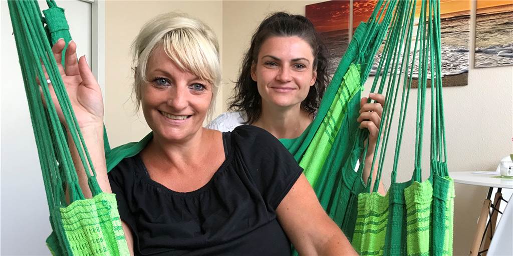 In Ahaus helfen „Karitative Momente“ gegen Angst und Stress Karina Arentz (l.) und Monika Kucharitsch-Mihalikova