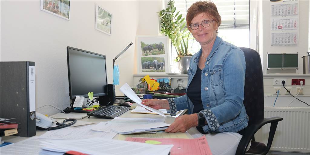 Schulen geöffnet und geschlossen: Liane Jäger (64) aus dem Schulamt geht in Ruhestand Schulen geöffnet und geschlossen: Liane Jäger (64) aus dem Schulamt geht in Ruhestand