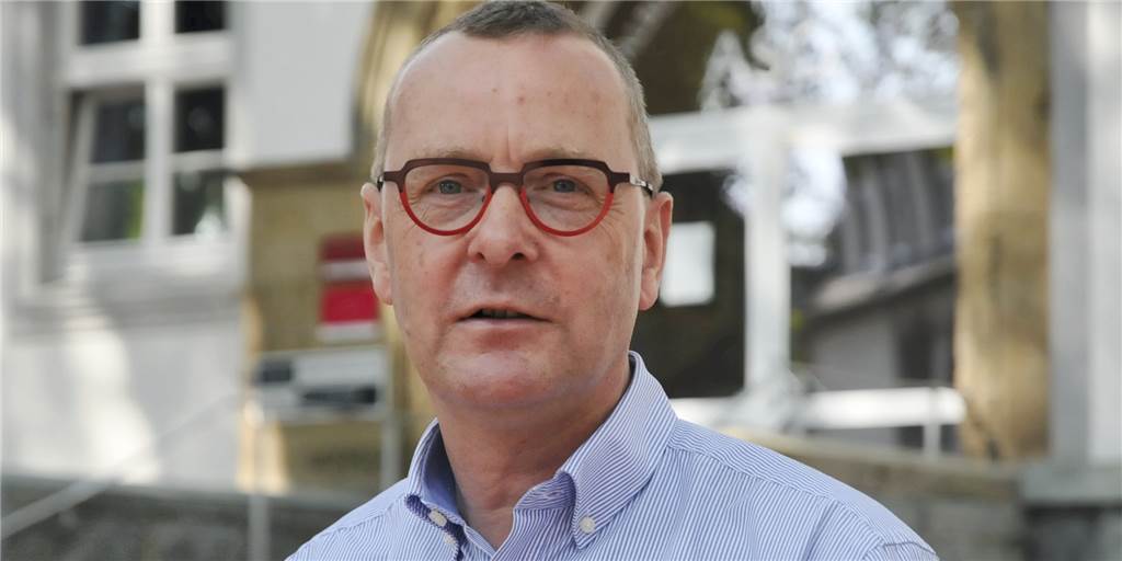 Corona-Verdachtsfall am ASG: Abi-Zeugnisvergabe abgesagt Schweren Herzens hat ASG-Schulleiter Joachim Höck die Feier zur Verleihung der Abi-Zeugnisse abgesagt.
