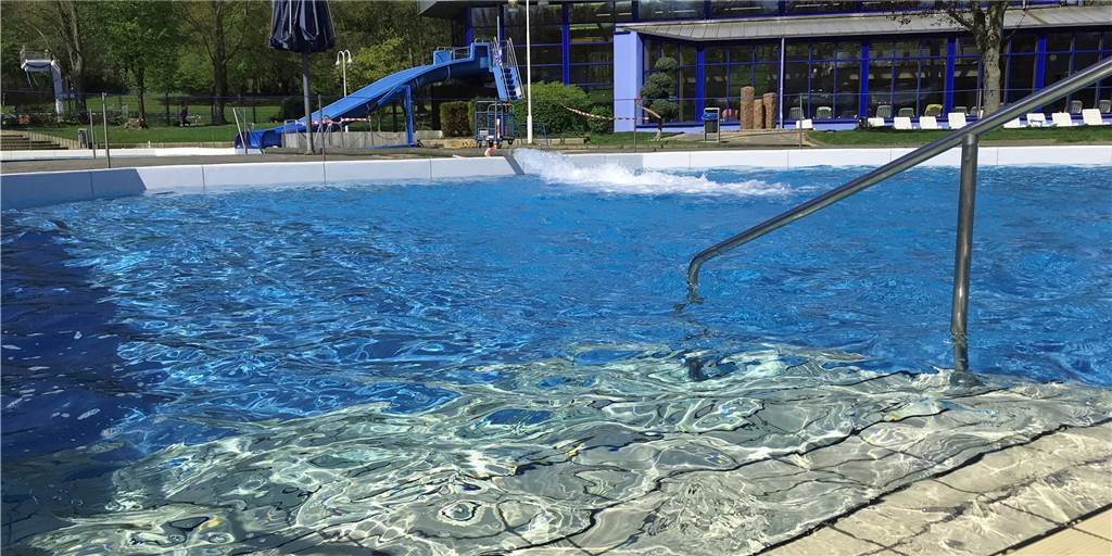 Freibad trotz Corona: „Bei gutem Wetter sind wir ausverkauft“ Das Freibad in Wischlingen war das erste Bad in Dortmund, das nach der Corona-Zwangspause wieder geöffnet hat.
