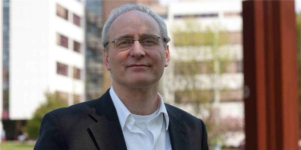 Karstadt Kaufhof: Experte sieht in Dortmund Potenzial für 10 gute Jahre Betriebswirtschaftler Prof. Dr. Axel Faix: "Die Häuser haben Potenzial für ungefähr zehn Jahre."