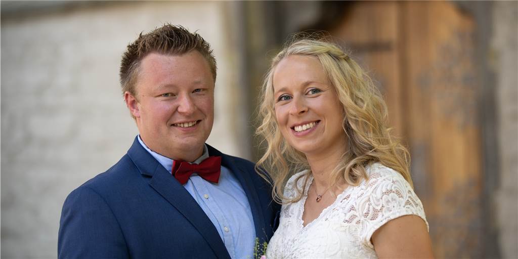 „Corona hat uns eine Feier geschenkt!“ - Markus Schnatmann und Annika Böhle haben geheiratet Endlich „Ja“ gesagt: Markus Schnatmann und Annika Böhle haben am Freitag, 26. Juni, geheiratet. Das Werner Paar musste ihre Hochzeit aufgrund der Corona-Krise zunächst verschieben.