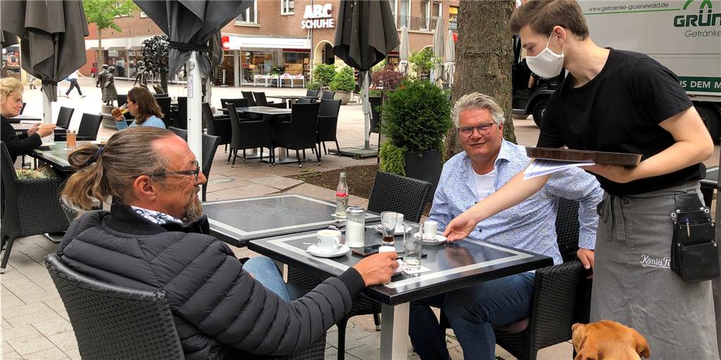 Gebührenverzicht der Stadt tut Ahauser Gastronomen in der Krise gut Immer beliebt und in Coronazeiten erst recht: der gastronomische Außenbereich, wie hier beim Schlosshotel am Oldenkottplatz.