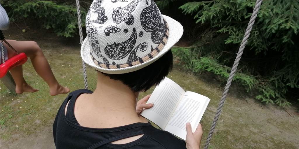 Quarantäne statt Küste: Anruf lässt den Traum vom Familienurlaub platzen Im Garten lesen statt am Strand zu liegen. Lisa Baum und ihre beiden Töchter müssen wegen eines positiven Corona-Tests in der Klasse auf den Urlaub verzichten.