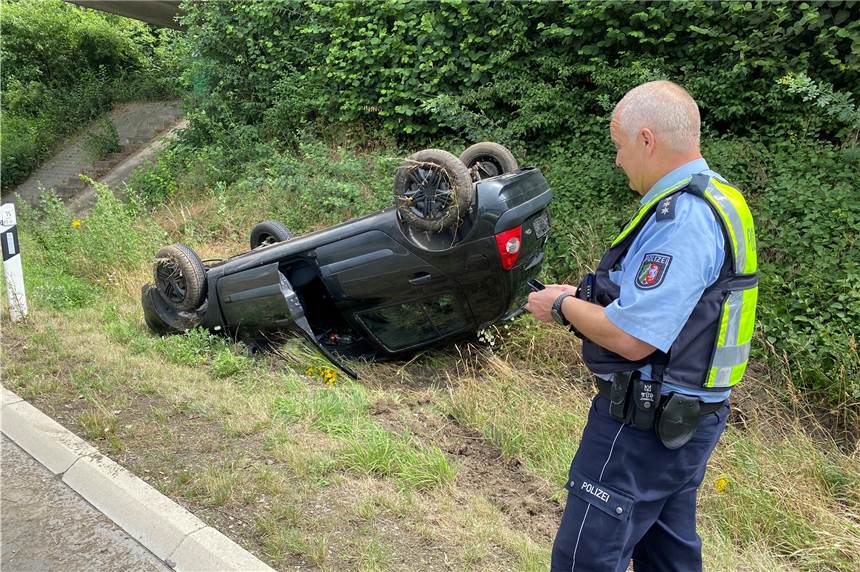 Auto überschlägt sich auf der A 31 bei Dorsten Auto überschlägt sich auf der A 31 bei Dorsten