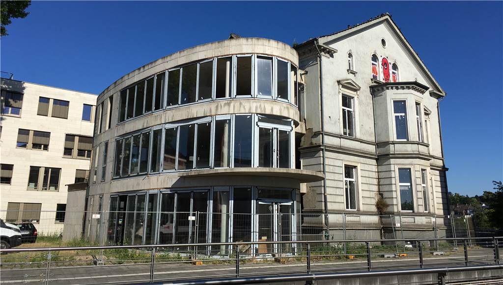 Tull-Villa am Phoenix-See wird zwangsversteigert Die Tull-Villa am Phoenix-See leidet sichtlich unter dem Leerstand.