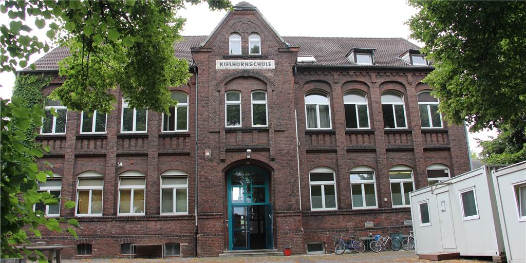 Abriss oder Umbau? Lünen plant Flüchtlingsunterkunft in Kielhornschule Auf dem Grundstück Kielhornschule sollen auch künftig Geflüchtete Wohnraum finden. Das steht fest. Offen ist, ob die Stadt dafür die Schule im Bestand umbaut oder komplett neu baut.