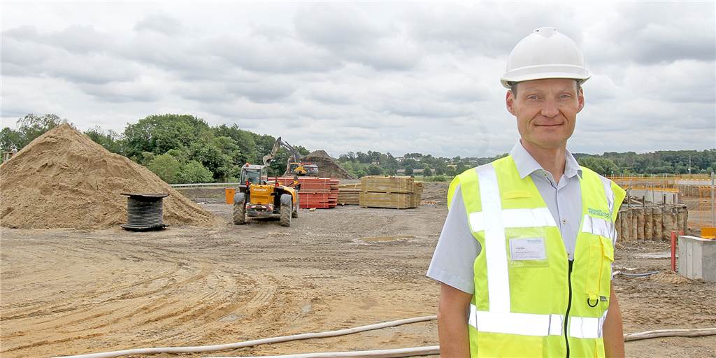 Wasserwerkschef erklärt, wie Corona unseren Wasserverbrauch veränderte Bernd Heinz, Geschäftsführer der Wasserwerke Westfalen, vor der Baustelle zur neuen Wasseraufbereitung in Hengsen.