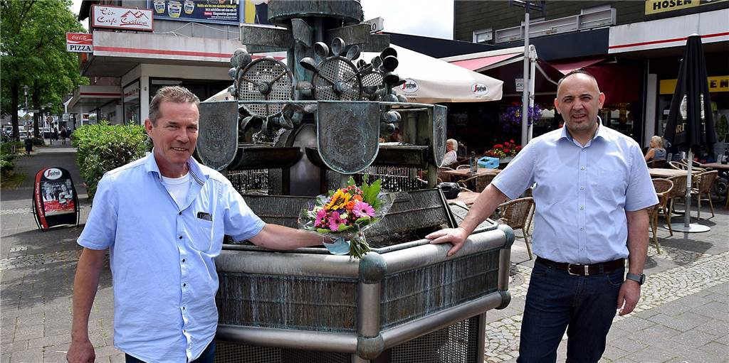 Eisdielen-Chef ist liebevoller „Brunnenpate“ für ein Wasserspiel Brunnenpate Franko Osmani.