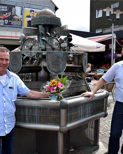 Eisdielen-Chef ist liebevoller „Brunnenpate“ für ein Wasserspiel Brunnenpate Franko Osmani.