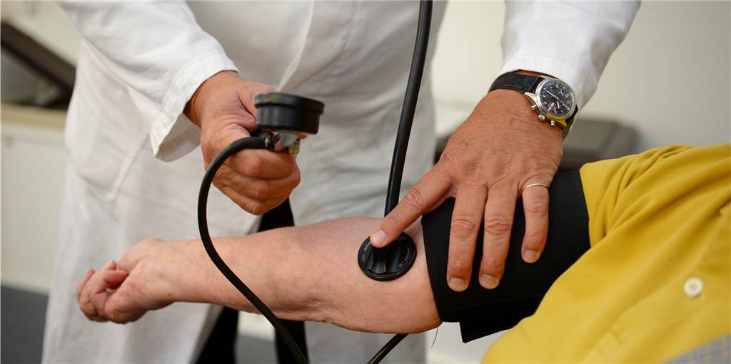 Dortmunds Ärzte haben viel zu tun – Corona bringt neues Phänomen mit sich Bei Dortmunder Ärzten und Krankenhäusern geht vieles wieder Richtung Normalität. (Symbolbild)