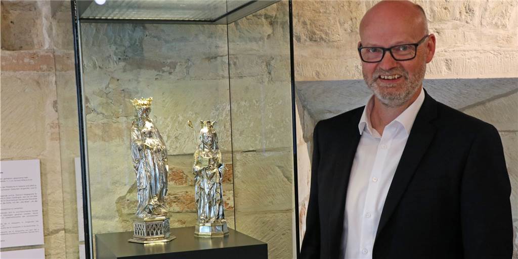 Bernhard Laukötter will ein engagierter Bürgermeister mit offenem Ohr sein Bernhard Laukötter will als Bürgermeister ins Legdener Rathaus einziehen. Das Dormitorium ist für ihn ein ganz besonderer Ort. Speziell in der Vitrine mit den Reliquienstatuetten der Heiligen Brigida und der Heiligen Margareta sieht der 53-Jährige das Verbindende von Legden und Asbeck.
