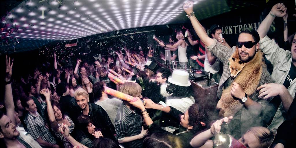 Teile vom Club „Daddy Blatzheim“ werden bald in Schwerte weiterleben Von der Lichtanlage des Dortmunder Clubs „Daddy Blatzheim“ schwärmen viele Partygänger. Nach dessen Schließung werden Teile der aufwendigen Technik einen Saal in Schwerte aufpeppen.