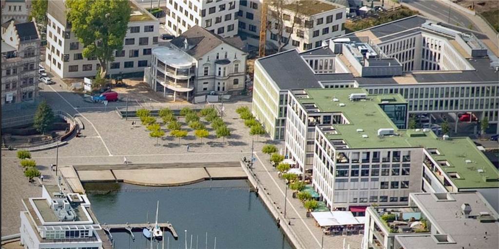 Zalando in Dortmund sucht Personal - und einen neuen Standort Zalando-Mitarbeiter entspannen bei einer Runde Playstation. Der Videospiel-Raum ist Teil des Dortmunder Büros des Online-Händlers.