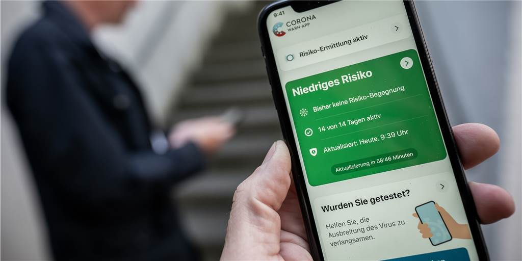 Corona-App zeigt Rot: Wie oft kam das im Kreis Recklinghausen vor? Die offizielle Corona-Warn-App auf dem Smartphone soll die Kontaktverfolgung von Infizierten ermöglichen. Doch die Warnung wird positiv Getesteten nicht ganz leicht gemacht.