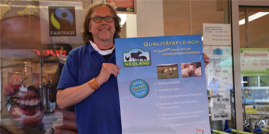 Tönnies-Skandal lässt viele Werner Kunden beim Fleischeinkauf umdenken Clemens Overmann vom gleichnamigen Lebensmittelgeschäft in der Fußgängerzone lockt mit seinem Qualitätsfleisch zahlreiche Kunden an.
