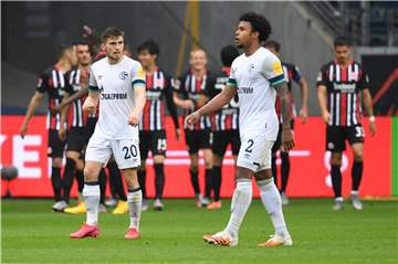 Weston McKennie (r., links Jonjoe Kenny): Entwickelt sich der Spieler schneller als der Verein? 