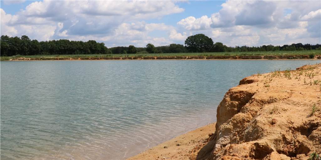 Der Strönfeldsee: Menschengemachtes Naturparadies mit Tücken Der Heeker Strönfeldsee ist ein menschengemachtes Naturparadies.