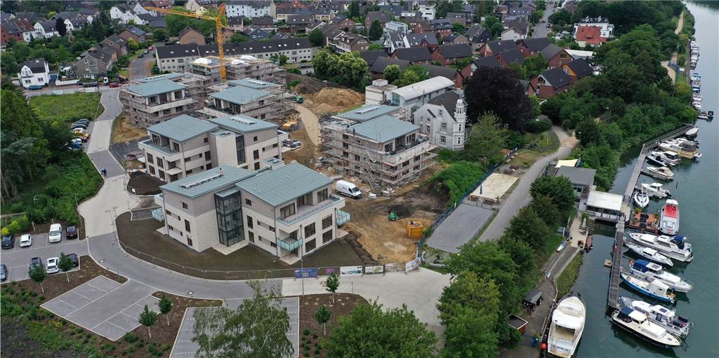 Caritas baut 65 Wohnungen am Kanal - Mieten sind exklusiv wie die Lage Ein aktuelles Luftbild zeigt die Lage der neuen Caritas-Häuser zwischen Leinpfad und Kanal.