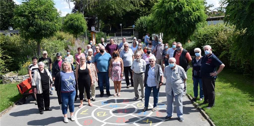 Gartenverein bricht das Schweigen: „Wir zahlen die Kosten der Pächterin“ Knapp 40 Mitglieder des Gartenvereins "Glück Auf" haben sich versammelt, um sich zu den schwerwiegenden Vorwürfen der Pächterin der Vereins-Gaststätte zu äußern.