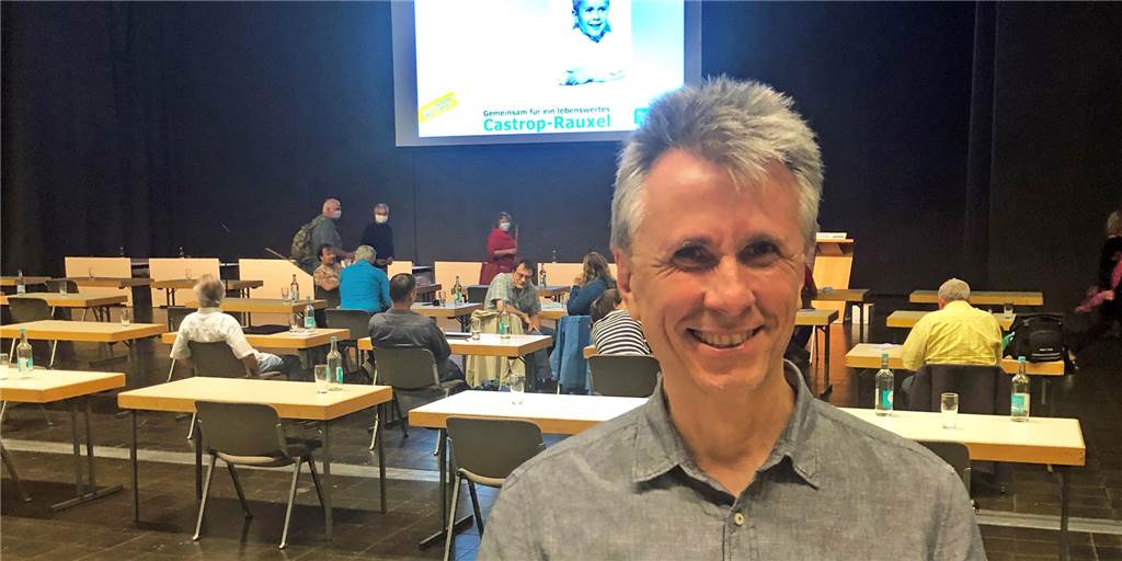 Manfred Fiedler stellte sein Programm vor, mit dem er in den Wahlkampf zieht. Dann wählten ihn Grüne und Linke. Die FWI hatte ihn bereits im Juni nominiert. „Einen großen Vertrauensvorschuss“ nannte das Fiedler.