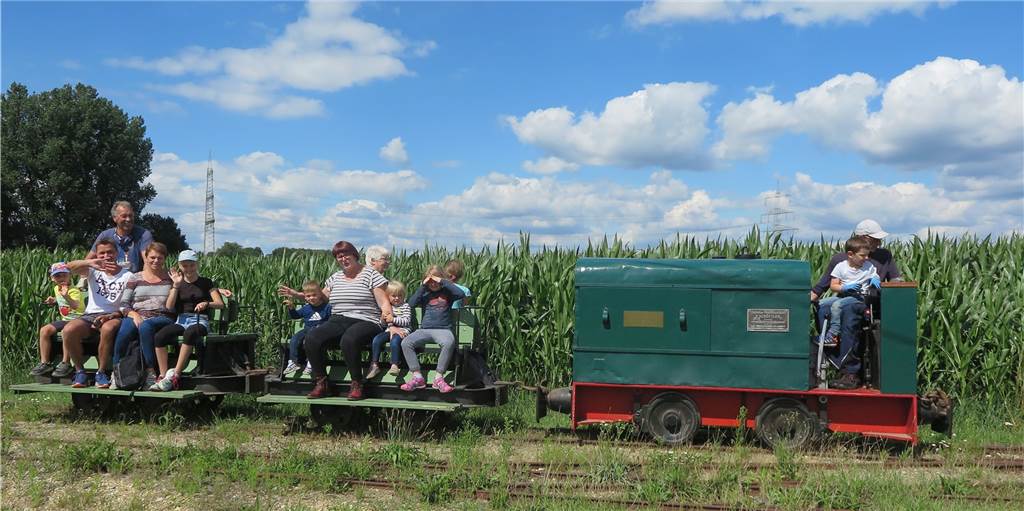 Mit der Feldbahn ab Hof Haferkamp durchs Gahlener Aap rollen Mit der Feldbahn ab Hof Haferkamp durchs Gahlener Aap rollen