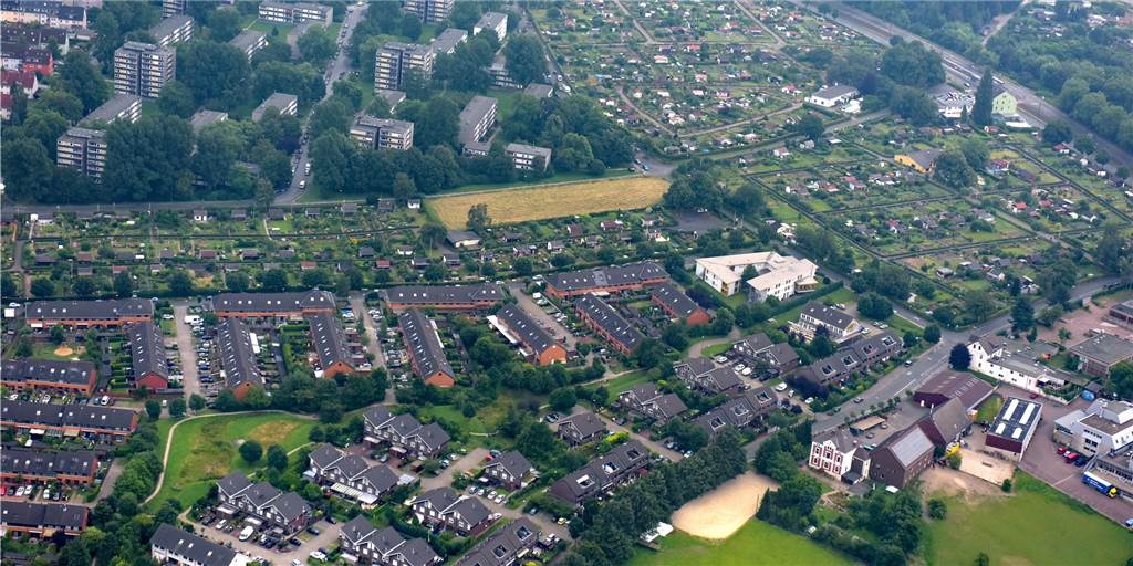 Tönnies-Mitarbeiter wohnten unbemerkt in Eving Bei einer Bombenevakuierung in Obereving fiel auf, dass im Evakuierungsradius 24 Menschen in Quarantäne lebten. Diese Häufung stand in Verbindung mit dem riesigen Corona-Ausbruch bei Tönnies.