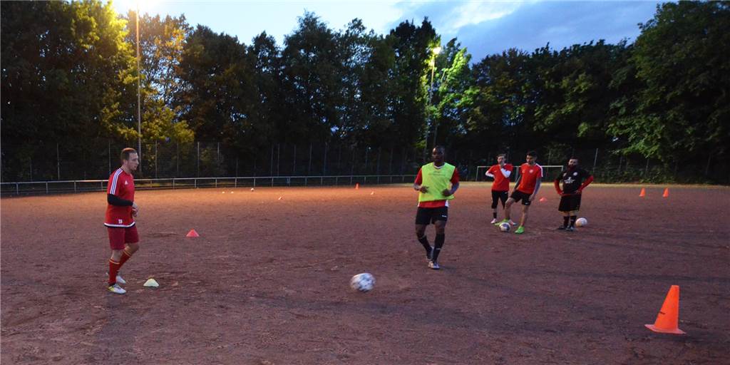 Sportplatz Dörwerstraße: Stadt gibt ein Jahr Nachspiel-Zeit Noch bis zum Sommer 2021 kann der SC Osmanlispor seinem Spiel- und Trainingsbetrieb auf dem Tennenplatz an der Dörwerstraße nachgehen.