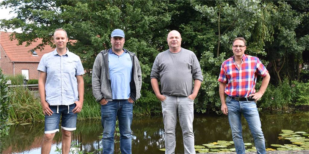 Undichtes Wehr an der alten Wassermühle sorgt für Zündstoff Unzufrieden mit der Situation um das Wehr an der alten Wassermühle ist der Vorstand des Nienborger Angelvereins (v.l.): Rainer Borgert (Gewässerwart), Klaus Holtkamp (zweiter Vorsitzender), Christian Schubert ( Vorsitzender), Michael Freitag (Beisitzer).