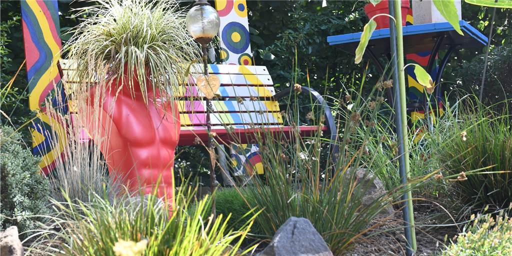 Buddhas, Kunst und Catwalk: Familie Schönborn hat einen besondern Garten Buddhas, Kunst und Catwalk: Familie Schönborn hat einen besondern Garten
