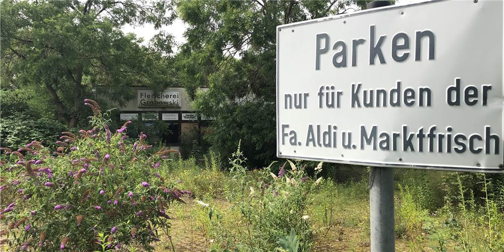 Gerüchte-Check: Diakonie-Zentrum an der Kleinen Lönsstraße geplatzt? Einst zogen hier Aldi, Marktfrisch und der Metzger Christoph Grabowski Kunden an. Seit Jahren steht das Gebäude an der Kleinen Lönsstraße leer.