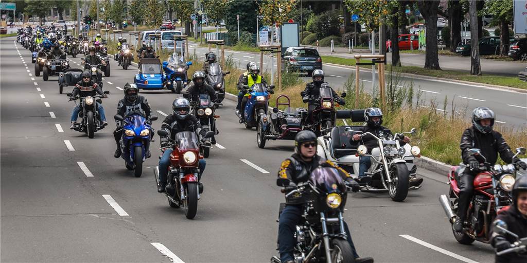 Der äußere Wallring war gesperrt, als die Motorrad-Demo eine Runde um die Dortmunder City drehte.