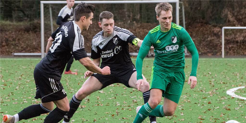 Der nächste Sturm-Neuzugang: Lippramsdorf holt noch ein junges Talent Stefan Schild (r.) und die Spieler des SV Lippramsdorf bekommen einen neuen Mitspieler.